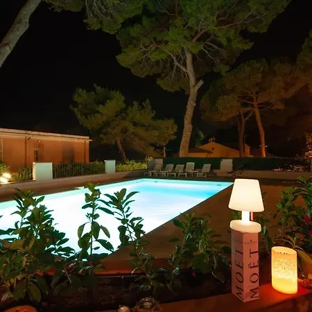 Cap With Sauna And Swimming Pool